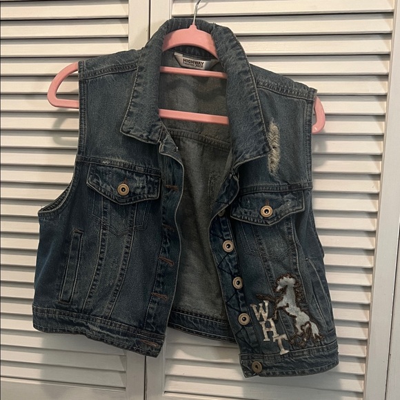 Highway Premium Jeans Denim - Women Denim Vest with Embroidered Patch Sew On WHT Art Horse Logo ( L) Cropped